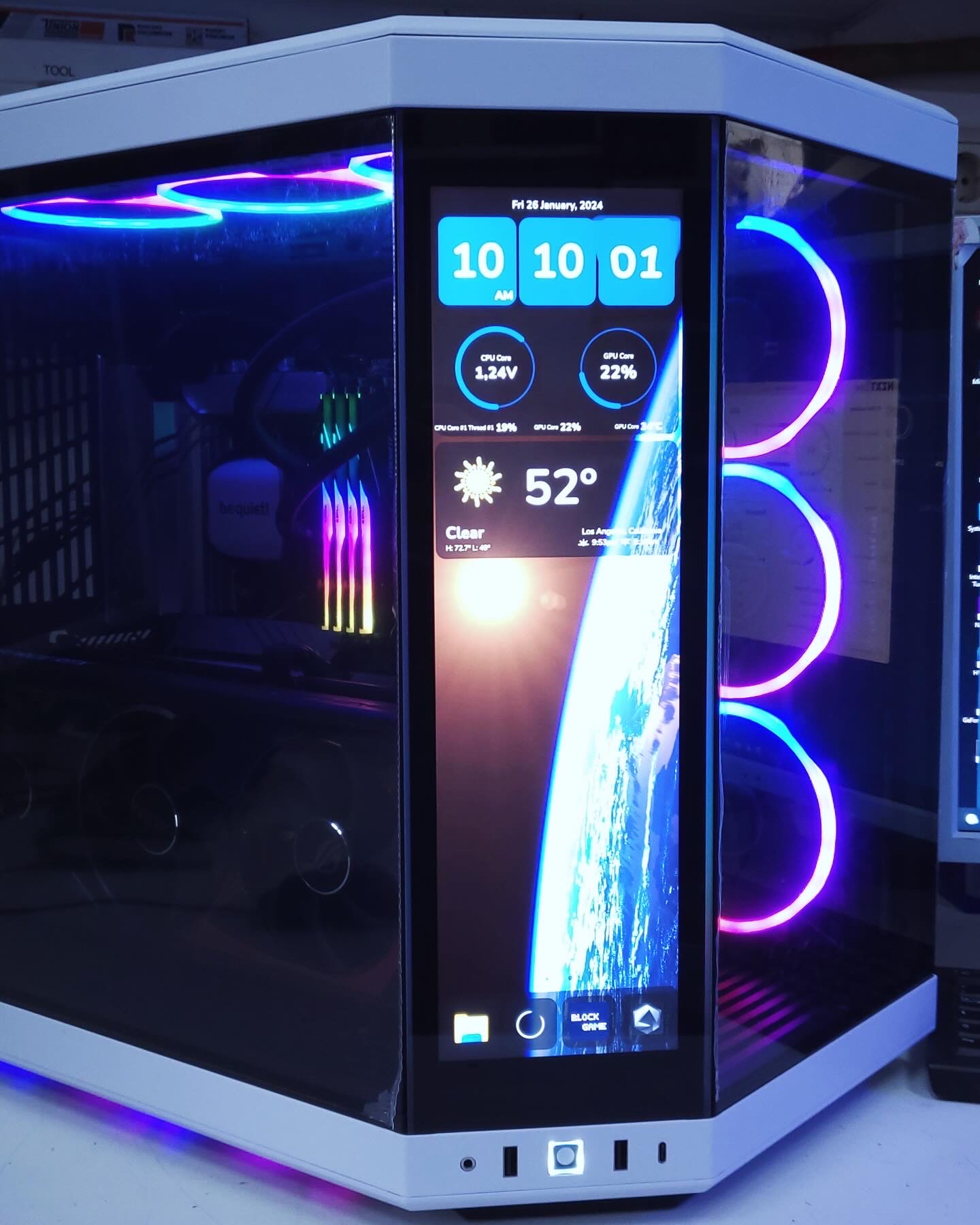 HYTE Y70 PC-Gehäuse für individuell konfigurierte Gaming-PCs und Workstations